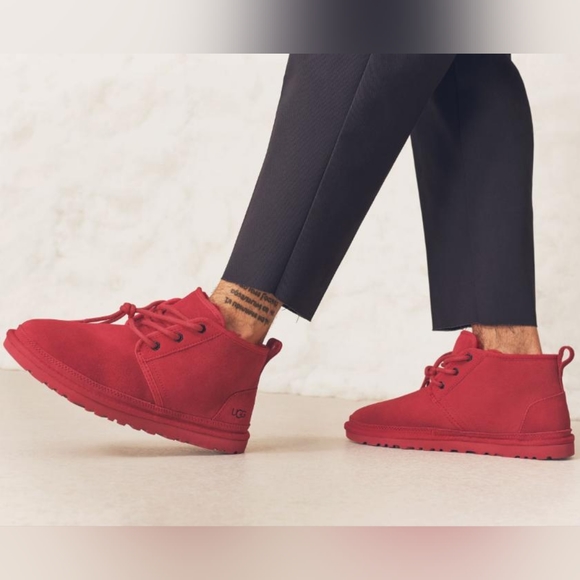 NWOB UGG Women size 11 Samba RedNeumel Sheepskin Lined Lace up  (Men/youth SZ5) - Picture 2 of 6